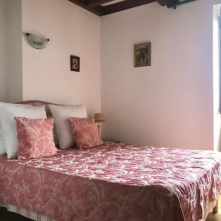 Domaine Mourguy D'hotes Chez Le Vigneron Bed & Breakfast Ispoure